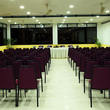 Hotel Green Dreams Kochi Екстериор снимка