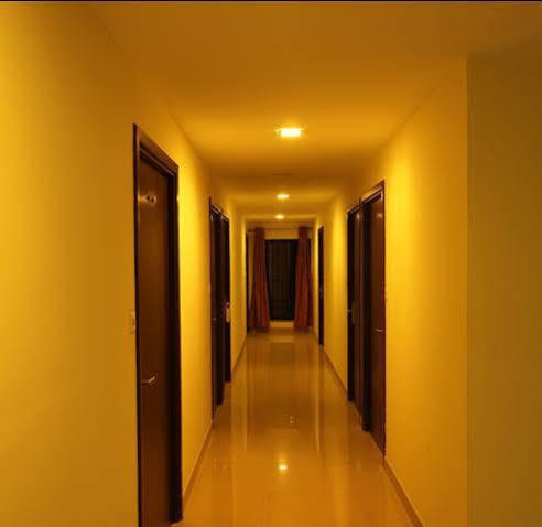 Hotel Green Dreams Kochi Екстериор снимка