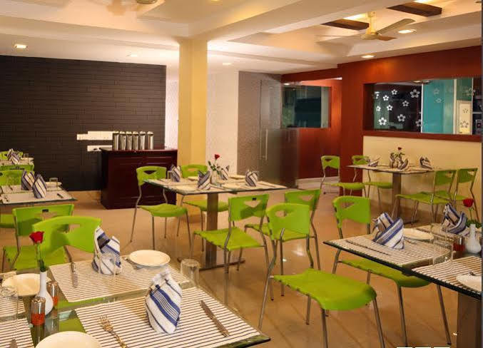 Hotel Green Dreams Kochi Екстериор снимка
